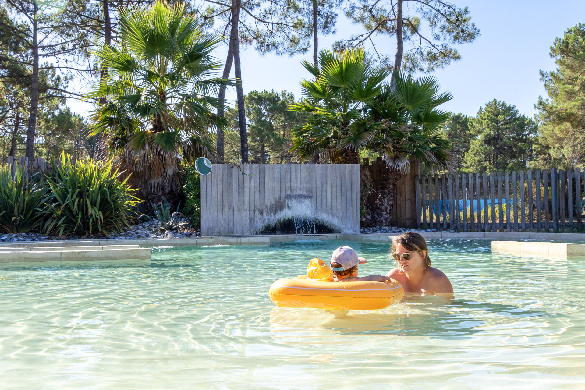 laguna piscina naturista